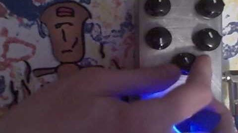 Dwarfcraft Devices Secret Destroyer - chip-based oscillating fuzz pedal!