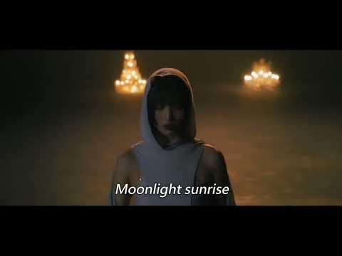 TWICE MOMO’s ICONIC Moonlight Sunrise Dance Break | 10th Anniversary Documentary 🔥
