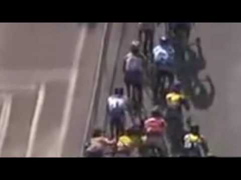 Theo Bos and Daryl Impey Crash (slow mo) - Tour Of Turkey stage 8