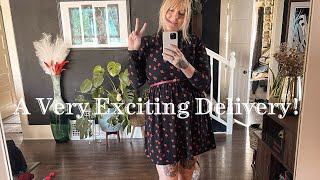 A Very Exciting Delivery Arrived! | Wkly Vlog