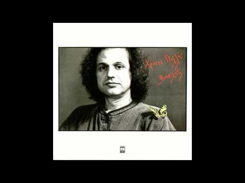 Βασίλης Παπακωνσταντίνου -