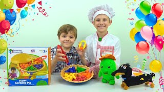 Даник играет в ПОВАРА и готовит ЯГОДНЫЙ ПИРОГ | Развивающие игрушки Learning Resources