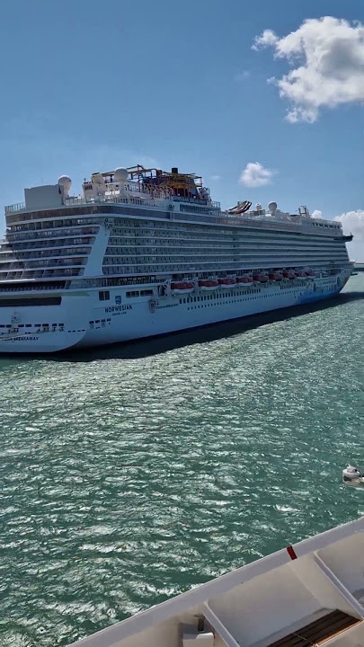 NCL Breakaway in Livorno #cruiseship #cruisetour #cunard #cruise #ncl #breakaway #italy