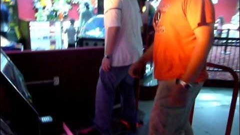 lol fatasses playing DDR SuperNOVA 2!