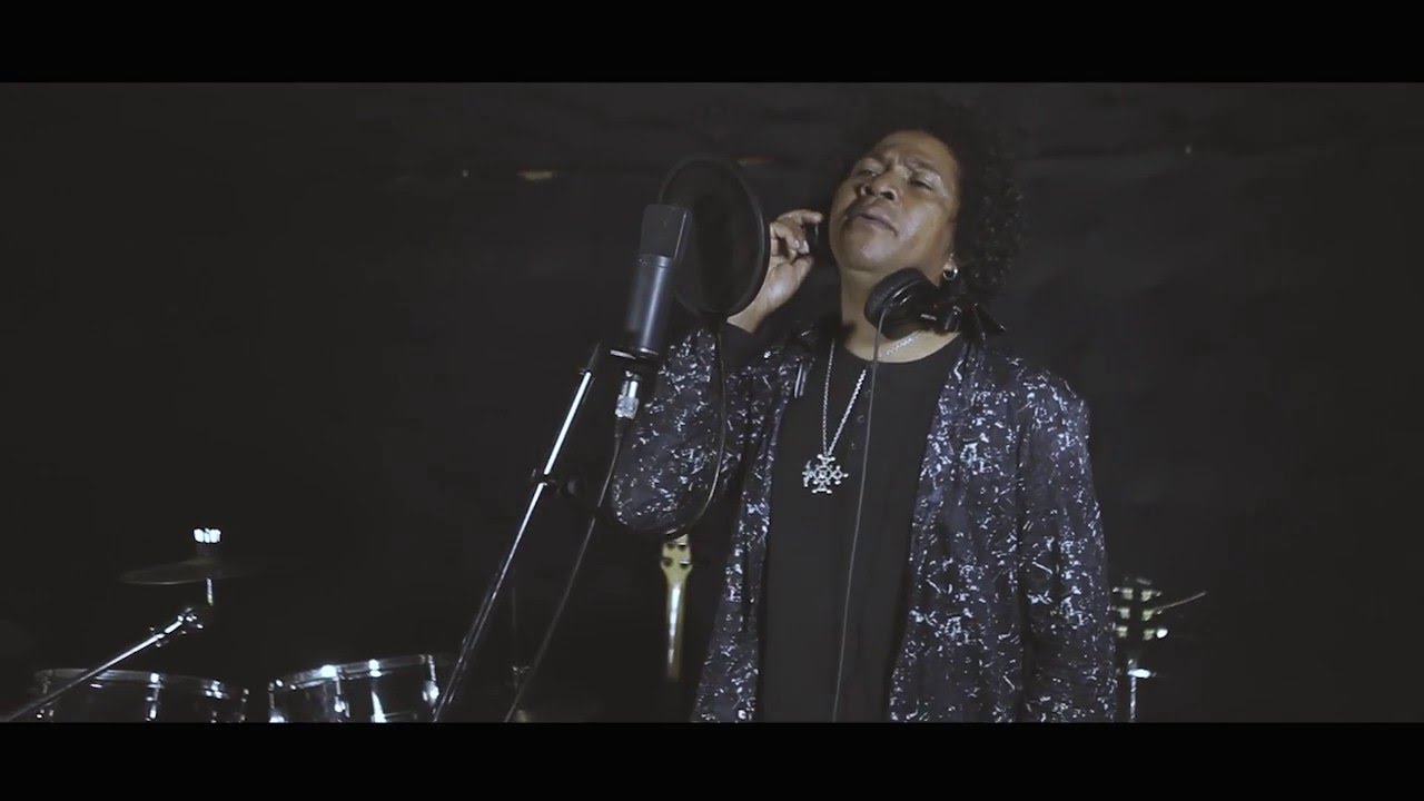 Theo RAKOTOVAO - Zaho Natsanganao (You rise me up)