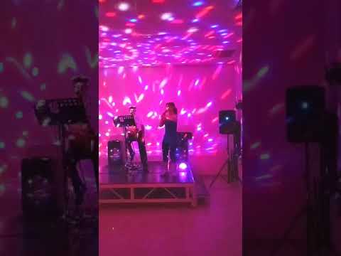 Отрывок песни Бокал Бакарди под живой саксофон