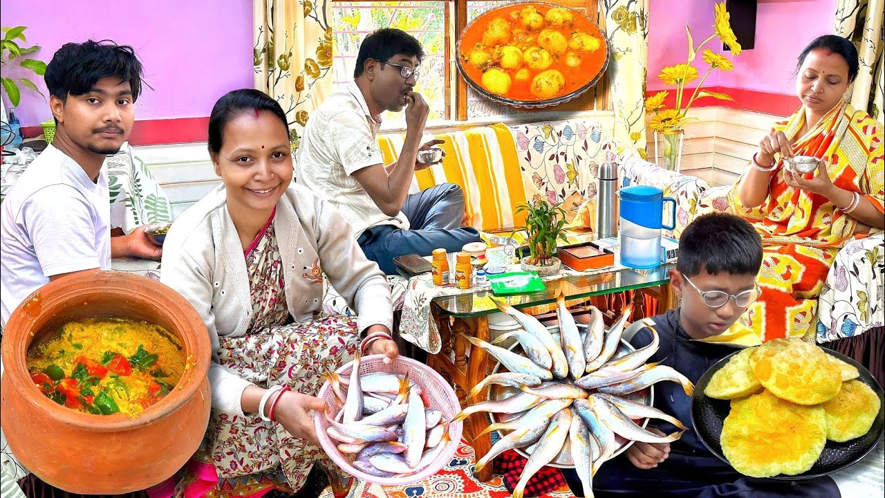 আজ মন ভরে রান্না করলাম! মাটির হাঁড়িতে দম ভোলা ও গরম গরম মটর শুঁটির কচুরি-গোটা আলুর দম।