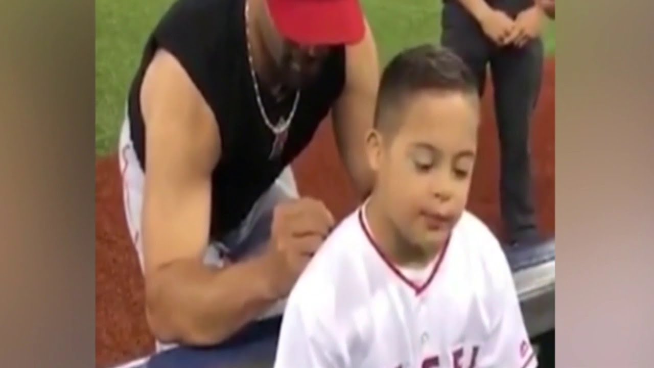 Angels star Albert Pujols gives South Florida boy his jersey 