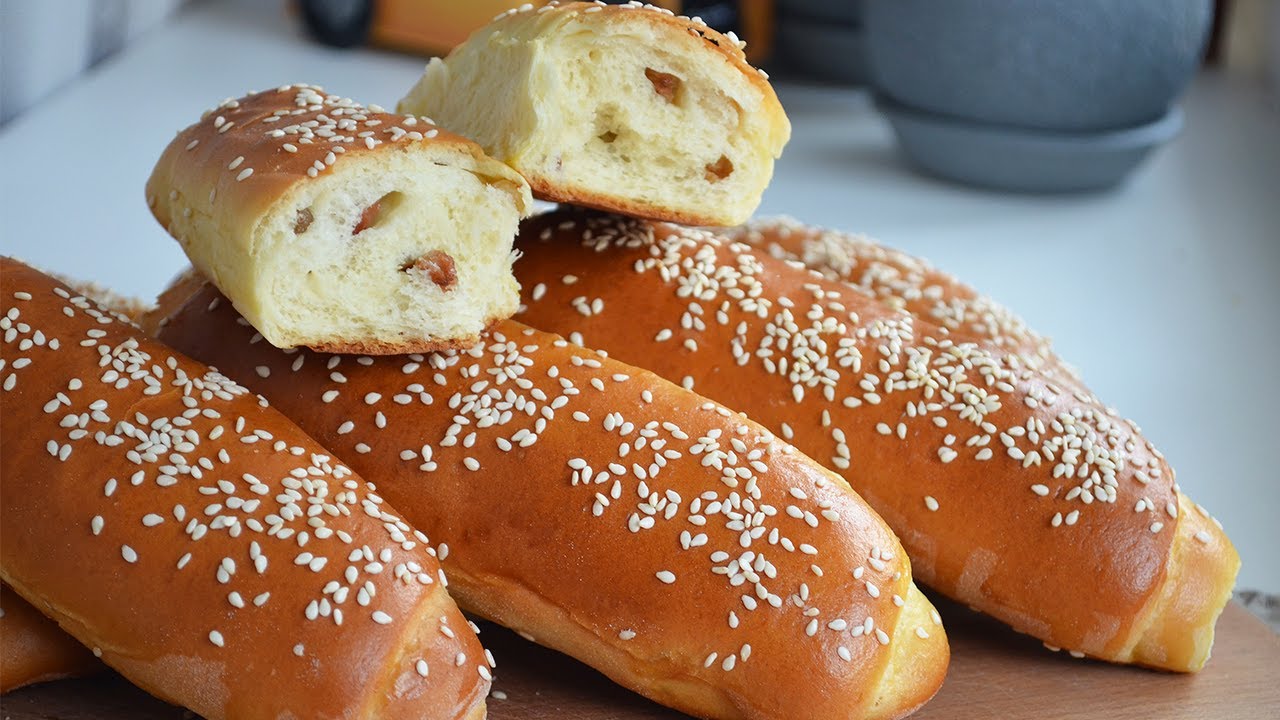 Sweet buns. Сдобные булочки с изюмом. Bun with Raisins. Sweet buns with Raisins. Sweet bun.