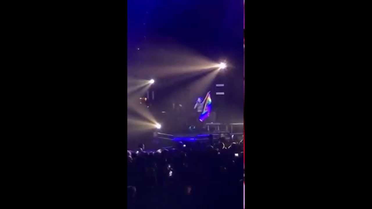 Watch Halsey holds gay pride flag during New Americana LIVE @ Amalie Arena Tampa 2015 on YouTube Watch Halsey holds gay pride flag during New Americana LIVE @ Amalie Arena Tampa 2015 on YouTube