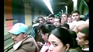 metro de caracas venezuela colapsado  parecen animales