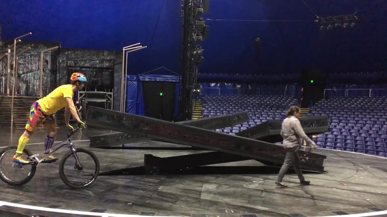 Training on Cirque du Soleil's CRAZIEST Stage VOLTA YouTube