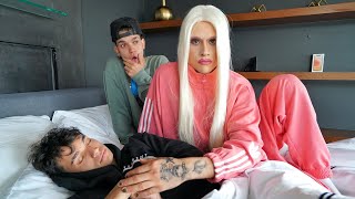 WAKING UP NEXT TO JEFFREE STAR!!