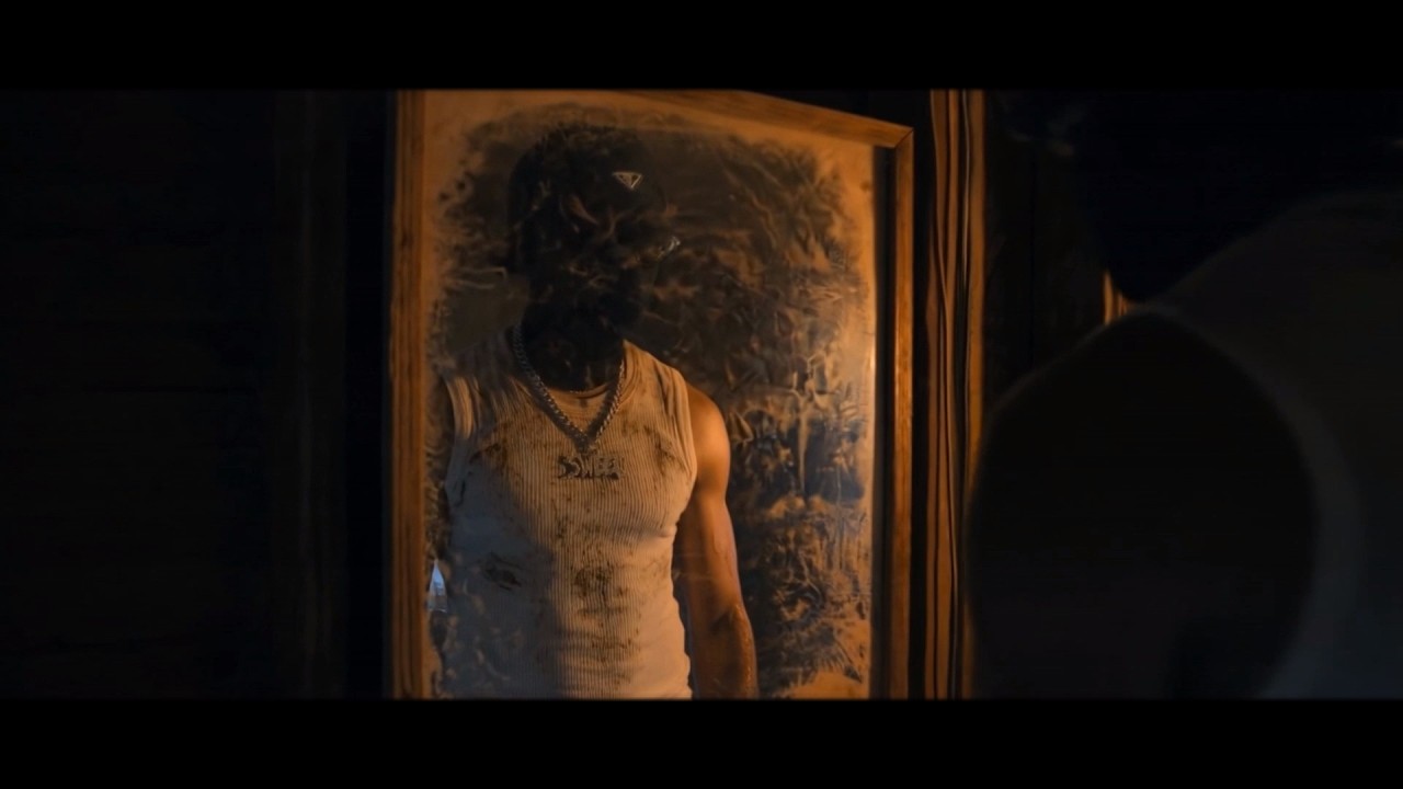 Sweeq - Intro (Clip Officiel) auf YouTube ansehen Sweeq - Intro (Clip Officiel) auf YouTube ansehen
