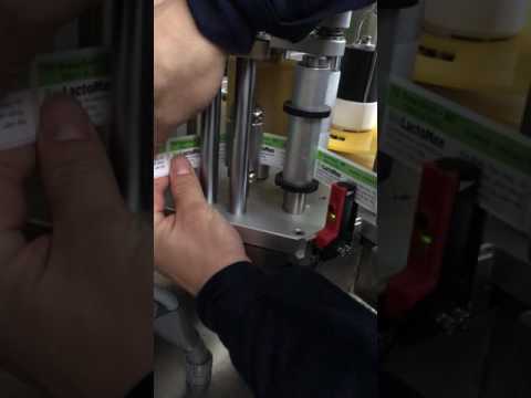 How to adjust sensor for labeling machine
