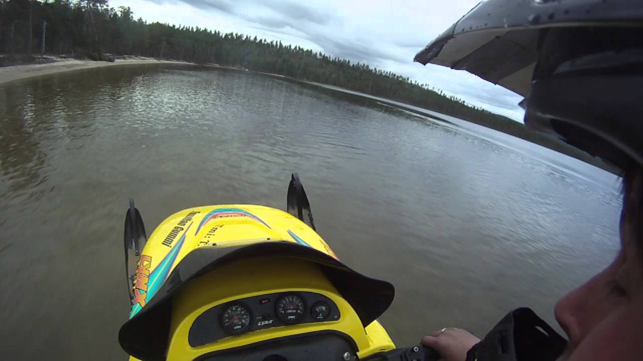 Lynx Racing Oldtimer on water