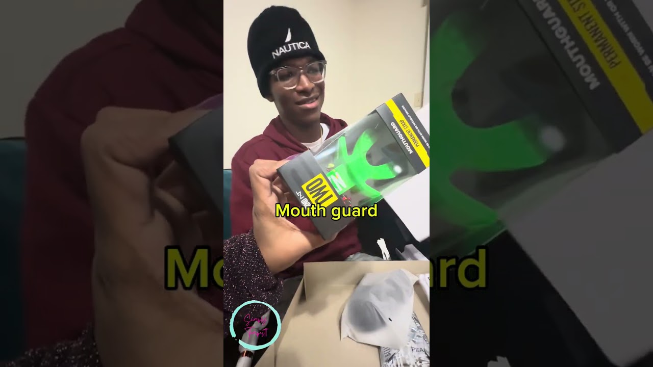 Open Christmas gifts with us!