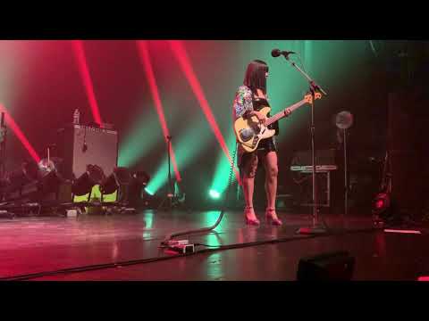 Khruangbin - Christmas Time Is Here (2018-11-28 – Chicago, IL)