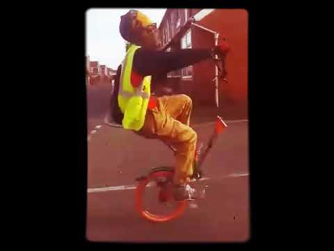 Jama Acheza Lege Na Baiskel Ya Taili Moja Usisaha Kususcrib Hapo Chini 