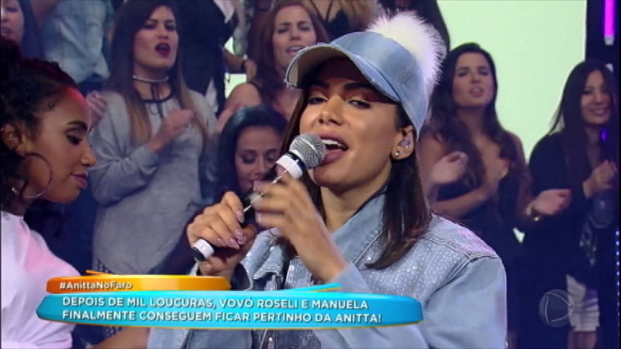 Anitta canta o sucesso “Bang” e coloca a plateia para dançar