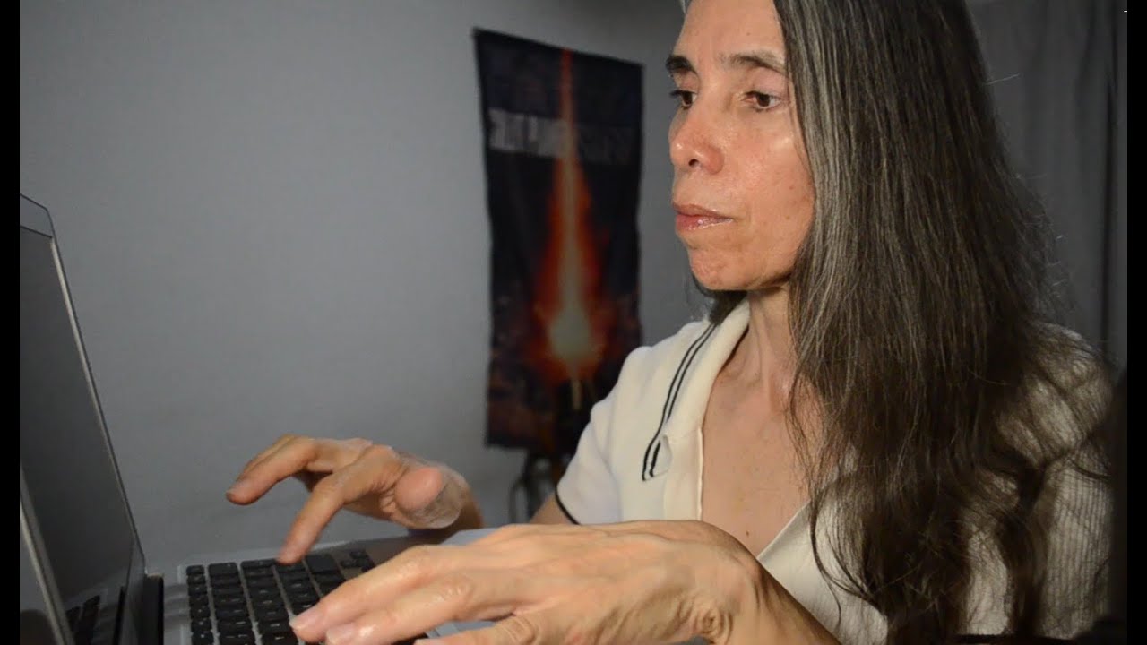 ASMR TU COMPAÑERA DE OFICINA