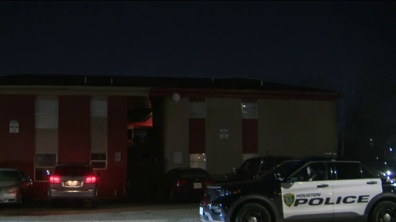 Mother found dead next to daughter who was ‘fake sleeping’ during ...