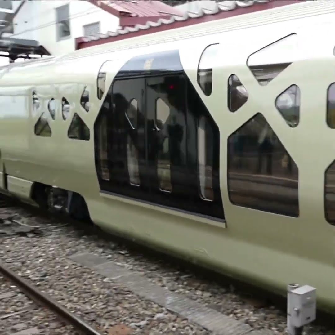 E001形「TRAIN SUITE 四季島」 Vol.3 - YouTube
