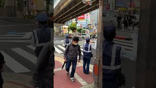 Японские регулировщики пешеходов 🇯🇵