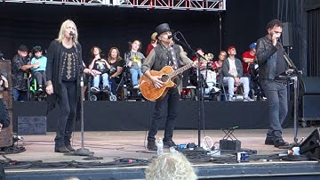 Nils Lofgren, Pegi Young & Mickey Raphael - I Don