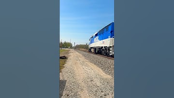 Metra f59phi 82 leads ncs 107 towards Antioch #metrarail #railfan #shorts