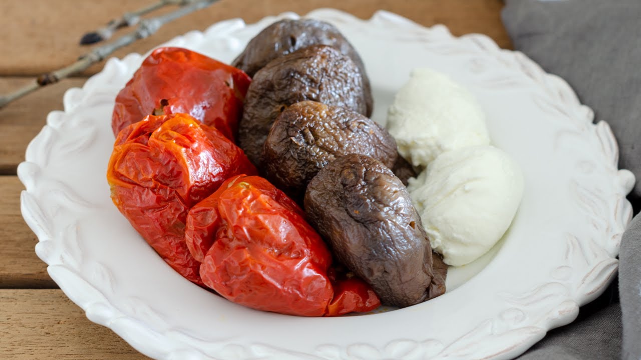 Zeytinyağlı Kuru Biber Dolması Videosu Zeytinyağlı Kuru Biber Dolması Videosu