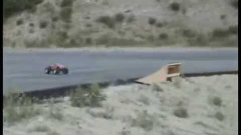 TRAXXAS RUSTLER VS E-MAXX .RC CAR TRUCK VIDEO MOVIE.