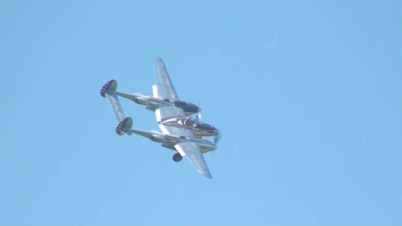 p 38 lightning red bull vol fly and landing full hd meeting aérien