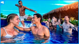 Thumbnail for OS MENINOS BRIGARAM FEIO NA PISCINA!!