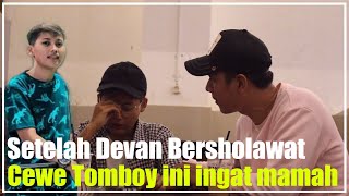 CEWE TOMBOY BERTATO, TERHARU SAAT BERSOLAWAT