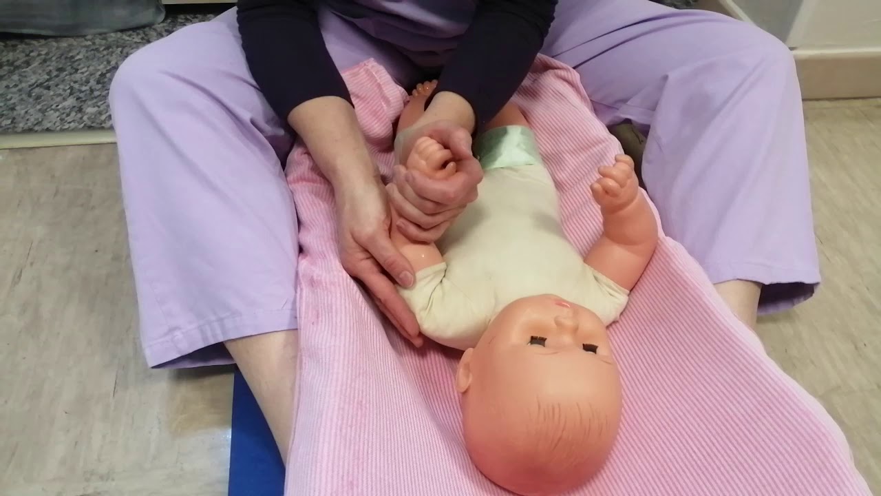 Terzo incontro massaggio del neonato