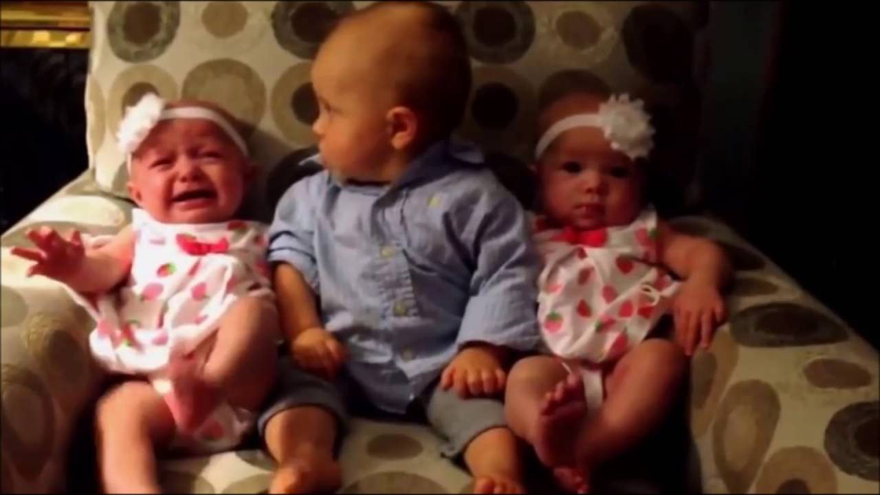 GEGER VIDIO LUCU BAYI KECIL KETEMU BAYI KEMBAR YouTube GEGER VIDIO LUCU BAYI KECIL KETEMU BAYI KEMBAR YouTube