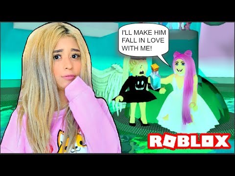 She Used A Love Potion On The Schools Prince Roblox Royale High Roleplay Youtube