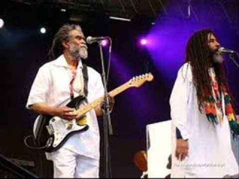 Twinkle brothers - Jah kingdom come (live at  Reggae sunsplash 1982)