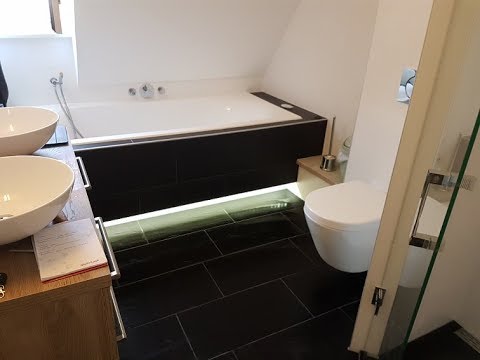 Badkamer met bad en douche - YouTube Badkamer met bad en douche - YouTube