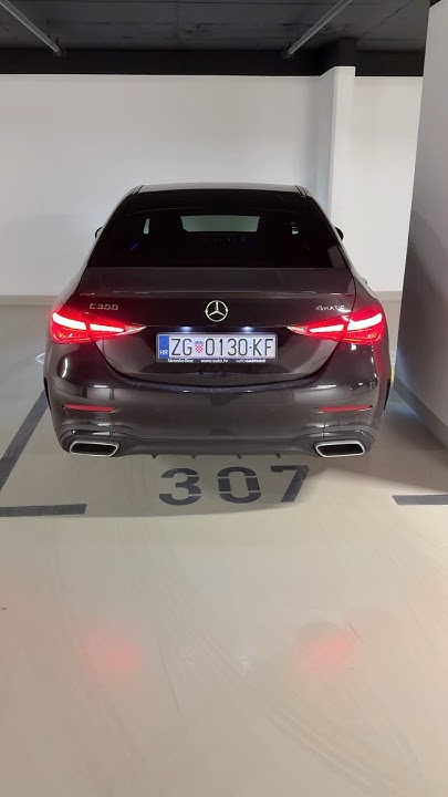 This is how my Mercedes C-Class greets me when I unlock it 😀🙋‍♂️👋😎