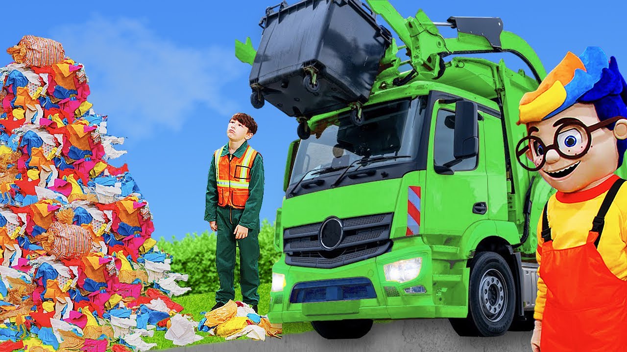 ⁣The Kids learn to recycle with a real garbage truck and a tractor ♻🚜