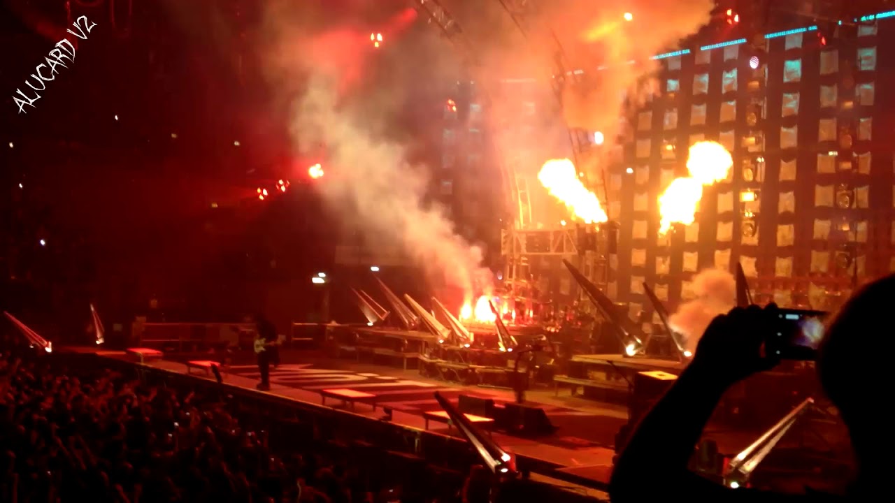Motley Crue Kickstart My Heart Milan 2015 - YouTube alucard v2