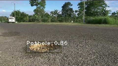 Saaragh & Navan AI - Pothole Detection based on Artificial Intelligence