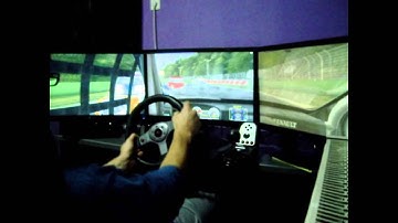rFactor 2 - Clio Cup at Mills - triple monitor