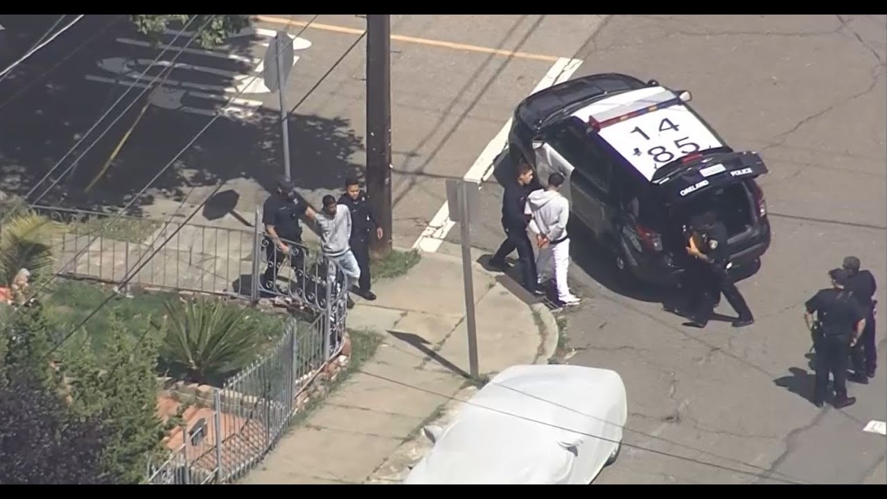 RAW: Chopper 5 Footage Of Oakland Police Detaining Two Suspects After Pursuit - YouTube