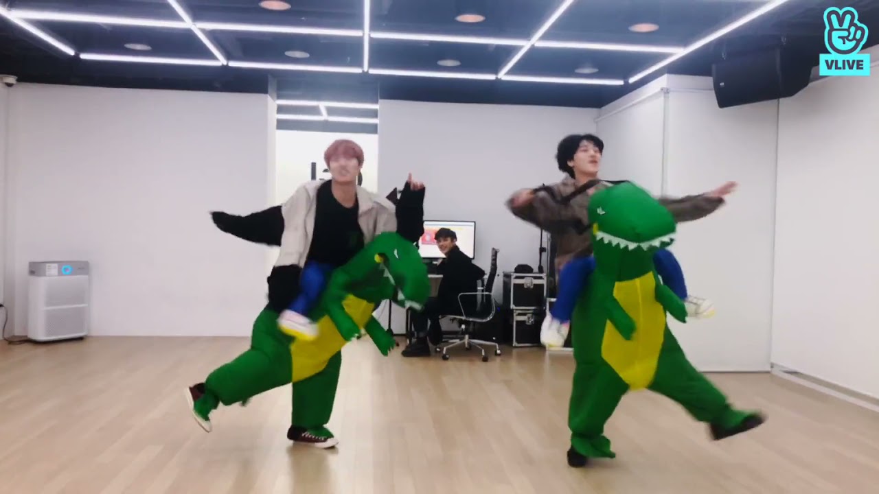 [ENG SUB] ATEEZ VLIVE 20200422 - San and Minki who became dinosaurs🦖🦖