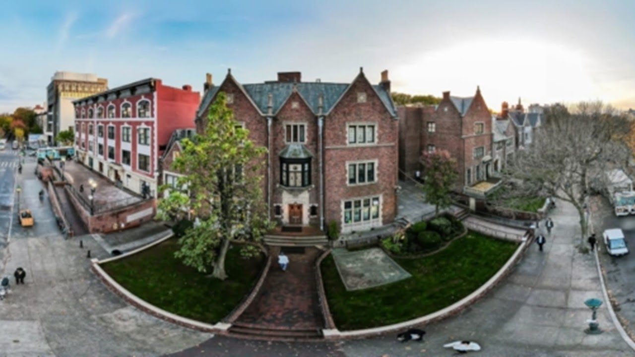 מיוחד - סיור מרתק ב- 770 🏰 בית הרבי חב