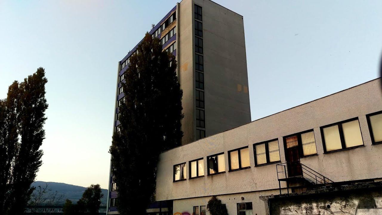 Opustená Stražená Škola Na pantoch Bratislava