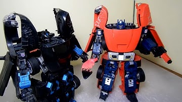 Transformers Alternators: Optimus Prime VS Nemesis Prime